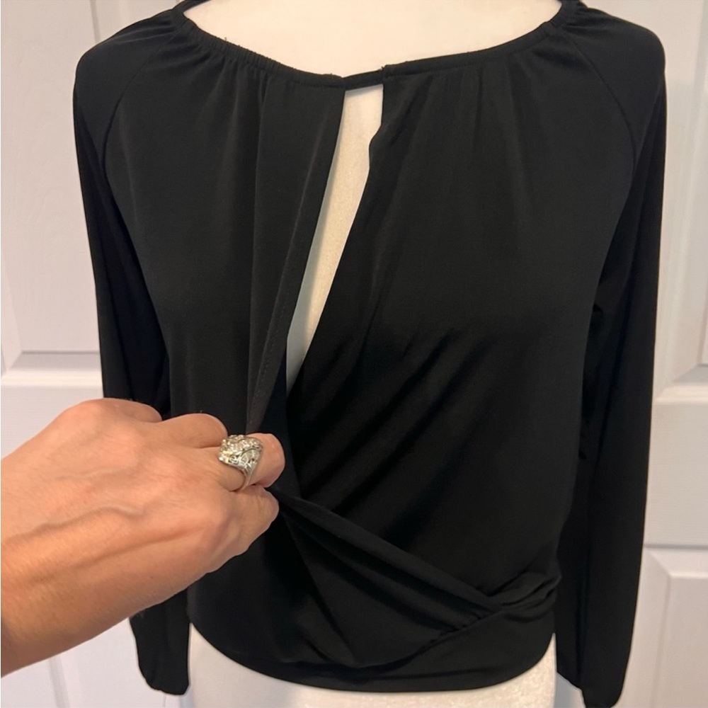 EXPRESS PEEP HOLE TOP❤️ - Picture 2 of 6